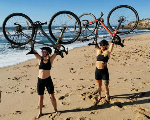 10 land- 54 dager-7159 km
Marielle Jauring & Annikki Svedevall